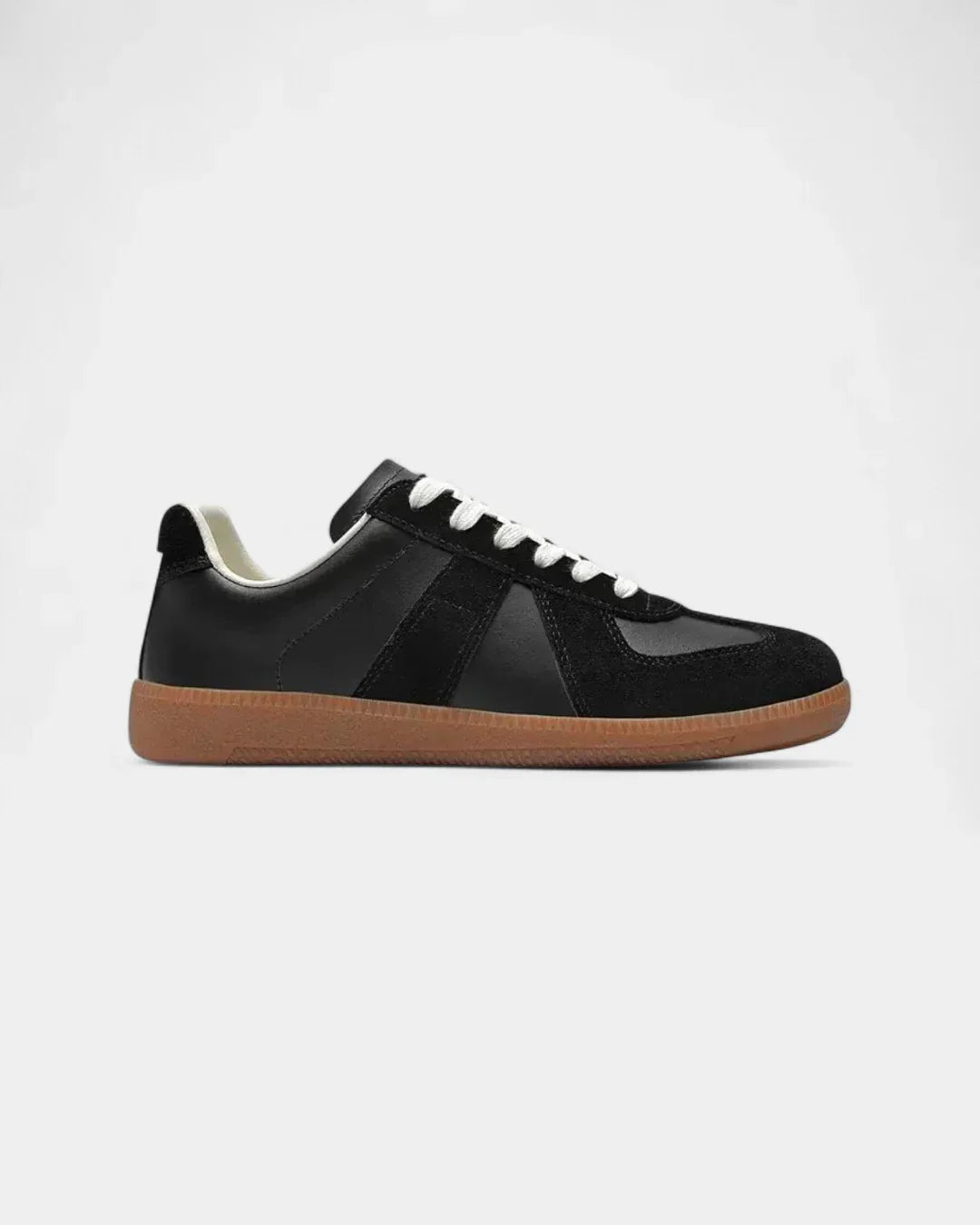 Classic Leather Low-Top Sneakers